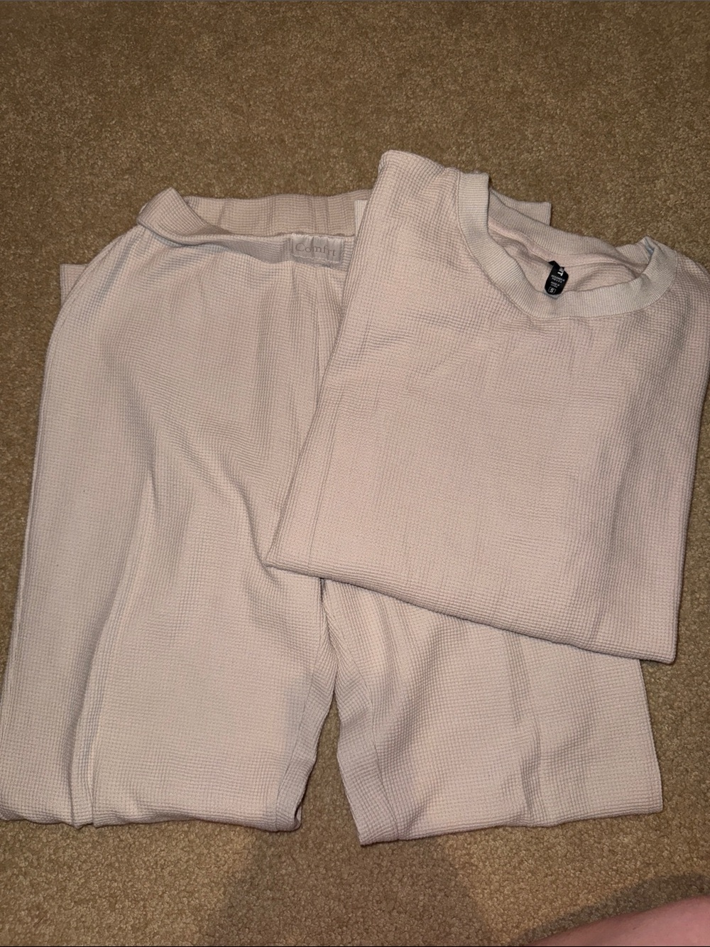 Comfrt Cream Waffle-Knit Lounge Joggers and Top Set - size small